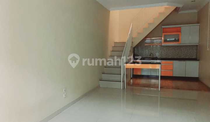 For Sale Fast Move-in Ready White Wood House 2