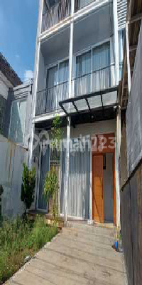 Rumah Bagus Griya Gading Lestari Disewakan