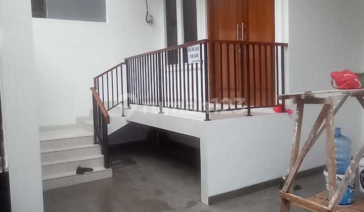 Minimalist House Muara Karang 8X15 2