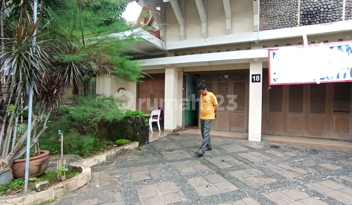 Disewakan Rumah Villa di Rawamangun Berdesain Mewah Berlokasi Strategis 2