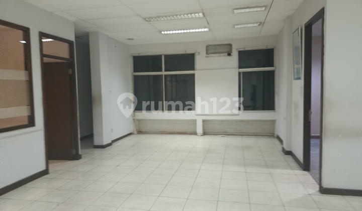 Disewakan Ruko Gandeng Luarr Biasa Strategis di Boulevard Raya Kelapa Gading 2 Lantai Disewakan Ruko Gandeng Luarr Biasa Strategis di Boulevard Raya Kelapa Gading 2 Lantai