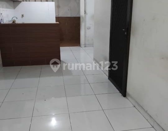 For Rent, Very Strategic Shop House in Koja, 2 Floors, Suitable for Business Premises. 2