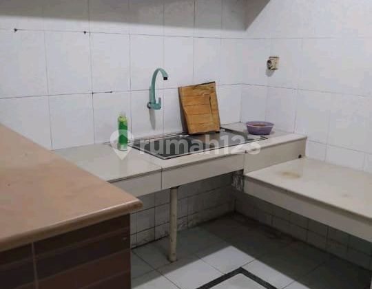 For Rent, Very Strategic Shop House in Koja, 2 Floors, Suitable for Business Premises.