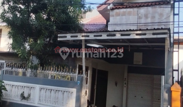 For Sale: 2-Story BCS Complex House in Kelapa Gading on Main Road, Ready to Occupy (Kg005120)