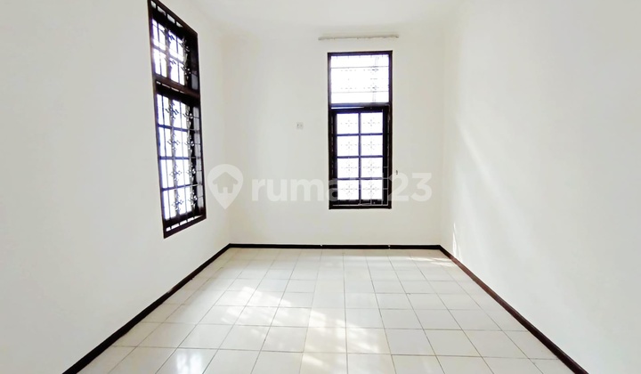 Rental 2-Story House Near Mall Kelapa Gading Rental 2-Story House Near Mall Kelapa Gading