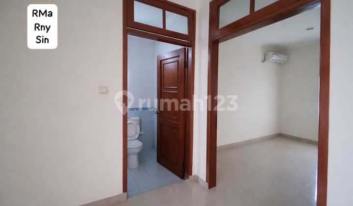 Dijual Rumah di Boulevard Kotawisata 2