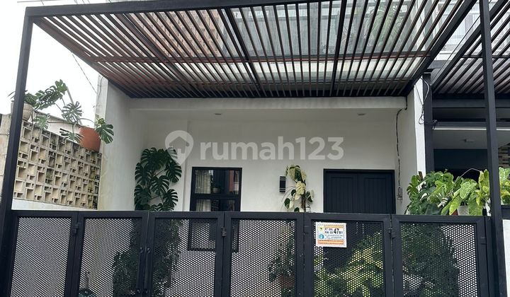 Dijual Rumah Cantik dan Rapih Siap Huni Fully Furnished Daerah Jagakarsa Dijual Rumah Cantik dan Rapih Siap Huni Fully Furnished Daerah Jagakarsa