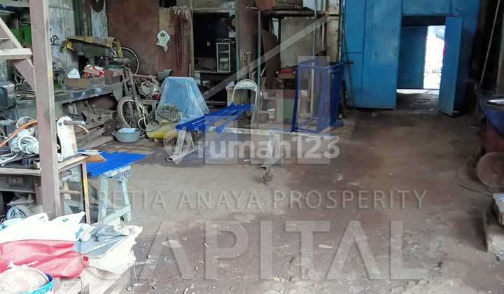 Warehouse and 5 Houses on the Main Road in Cimahi Warehouse and 5 Houses on the Main Road in Cimahi