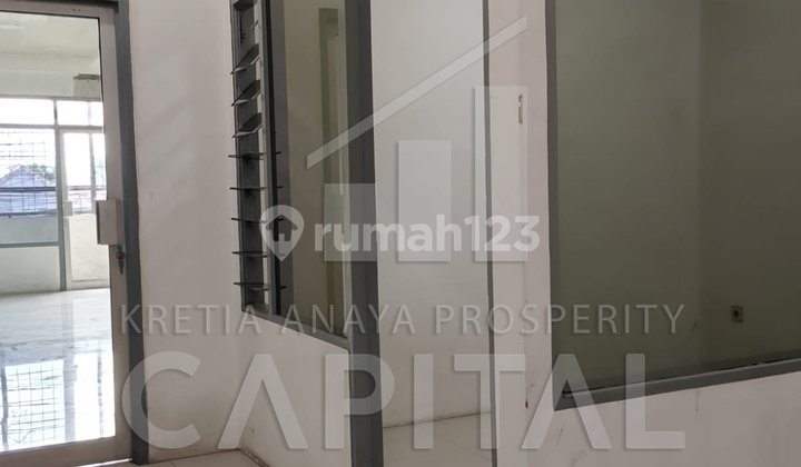 Strategic Shophouse in the City Center, Cimahi 2