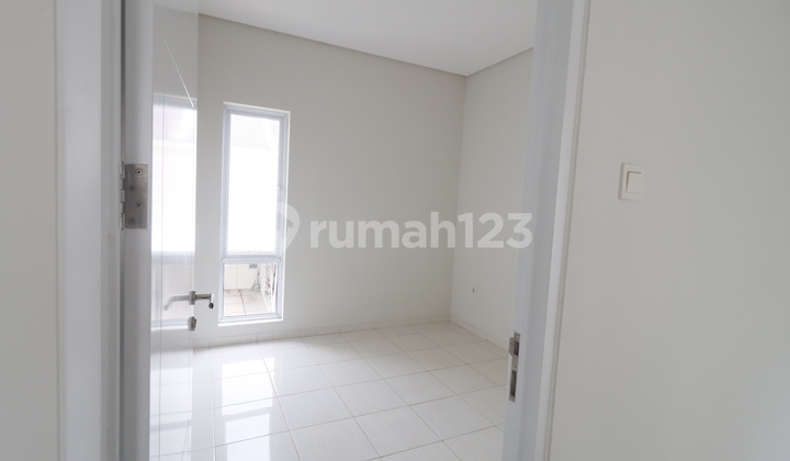 Rumah 2 Lantai Siap Huni di Paradise Serpong City Dekat Mall bisa KPR 2