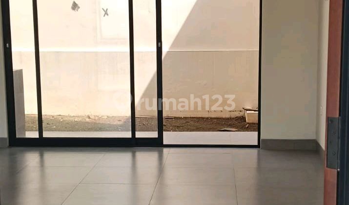 Rumah 2 Lantai Siap Huni, Mewah dan Bebas Banjir 2