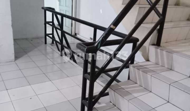 32. For Rent: The Cheapest and Ready-to-Use Shop House in Taman Dutamas 2