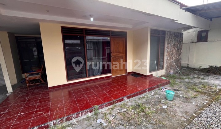 Strategic House 5 Minutes from UGM & Sardjito Hospital, Caturtunggal, Depok, Sleman 2