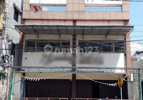 Rent 3-Storey Commercial Space on Jalan Urip Sumoharjo, Business & Commercial Area, Klitren, Gondokusuman, Yogyakarta