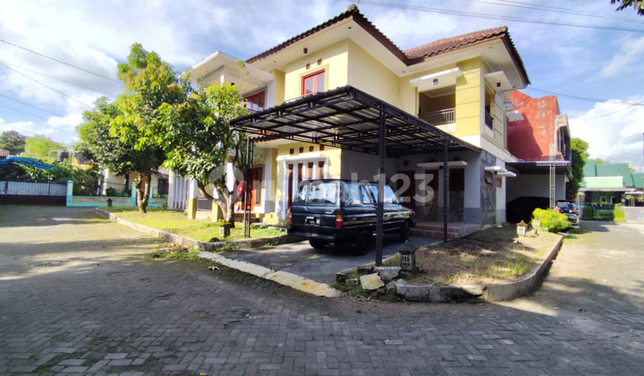 Rumah Mewah 2 Lantai Dalam Perumahan Kelapa Gading Asri Tempel Sleman