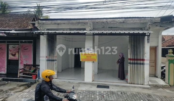 Disewakan Ruang Usaha 1 Lantai Premium, Hanya Selangkah Dari Stadion Maguwoharjo, Sleman.