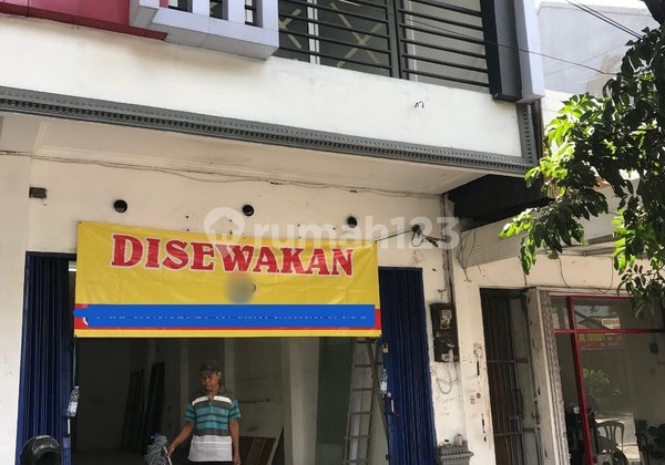 Strategic 2-Story Shop House in Babarsari Business Area, Steps Away from a Prestigious Campus, Caturtunggal, Depok, Sleman