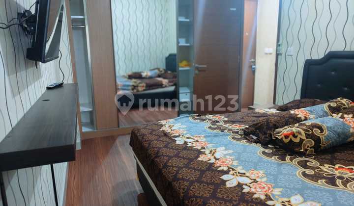 Hadap Pool Apartemen Tengah Kota Bandung Hadap Pool Apartemen Tengah Kota Bandung