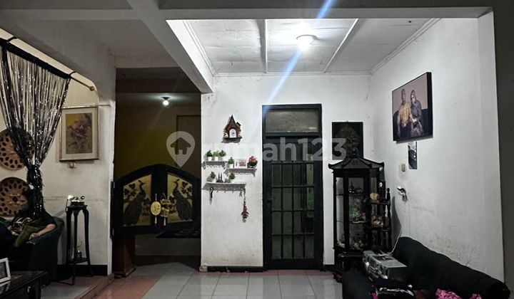 For Sale: House on Mohamad Toha Street, Regol, Bandung