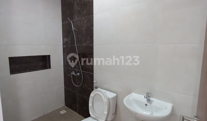 *For Rent* Shop House Just Steps Away From Kbp 1