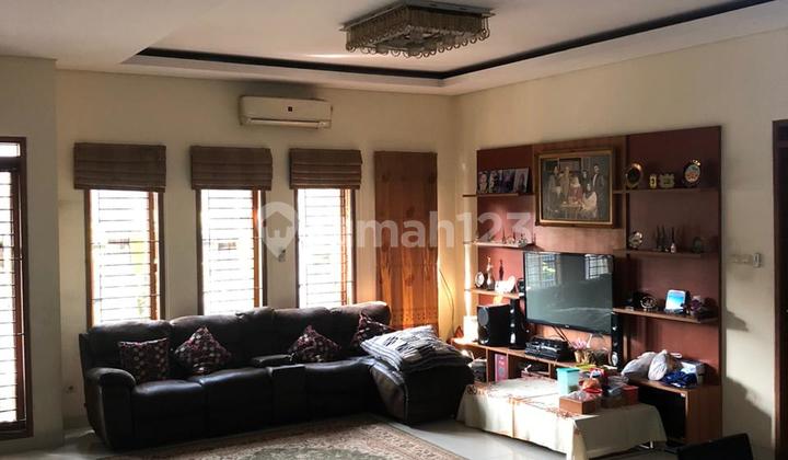 For Sale - Rumah Siap Huni (Bangunan Besar & Lokasi Strategis) Area Kembar