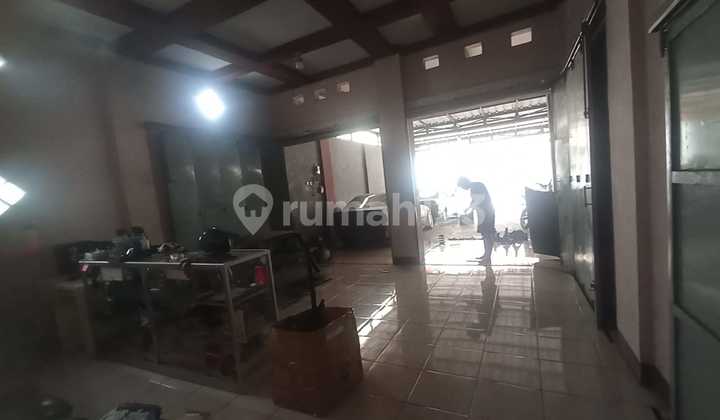 Ready-to-Use Shop House on Main Road Kerkof