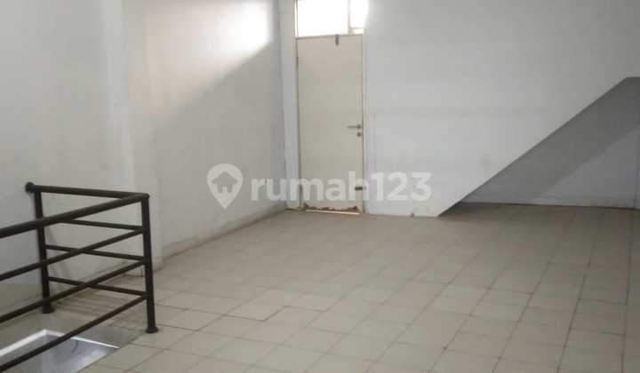For Rent 2-Storey Shop House, Strategic Main Road, Kiaracondong Bandung 2
