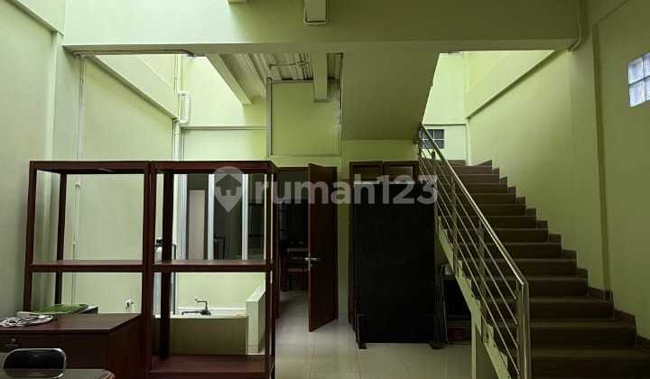 Dijual Rumah Luas di Sudirman Dijual Rumah Luas di Sudirman