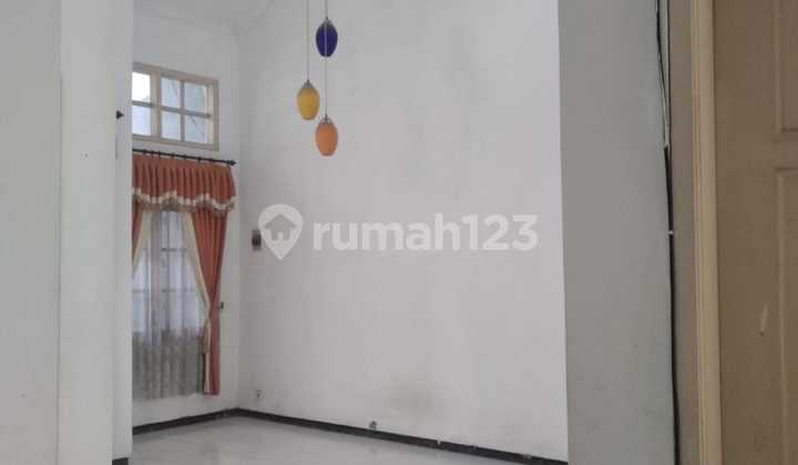One Step to Raya Wiyung Minimalist House Location Taman Pondok Indah Surabaya 2