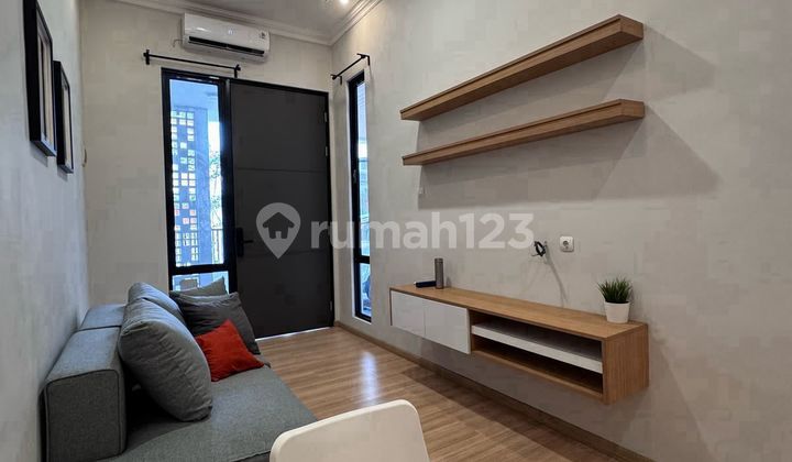 Close to Shopping Center and School, Modern Compact Concept House Ready for Occupancy. 2