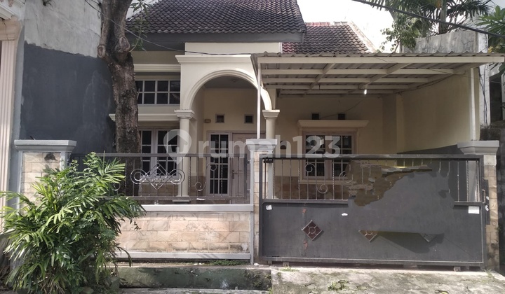 Selangkah ke Raya Wiyung Rumah Minimalis Lokasi Taman Pondok Indah Surabaya