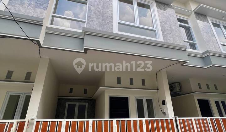 Rumah Baru Gress Konsep Townhouse Siap Huni Lokasi Ploso 2