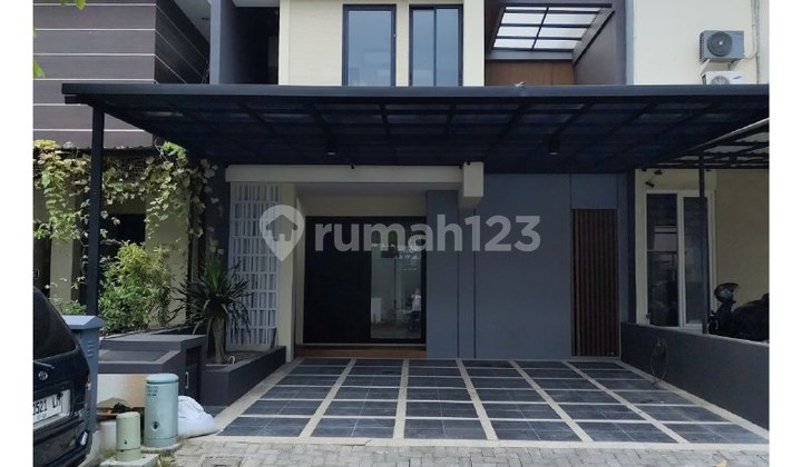 Berlokasi di Dian Istana Rumah New Minimalis Furnished Siap Huni