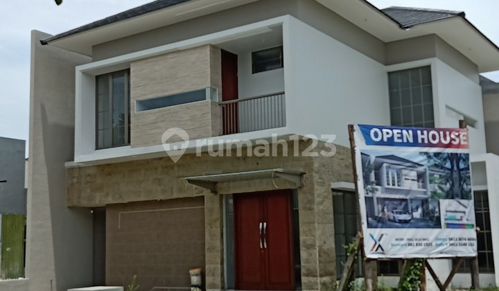 Located in South Surabaya, Royal Residence, Hook Model House, New Minimalist, Ready to Occupy. 2