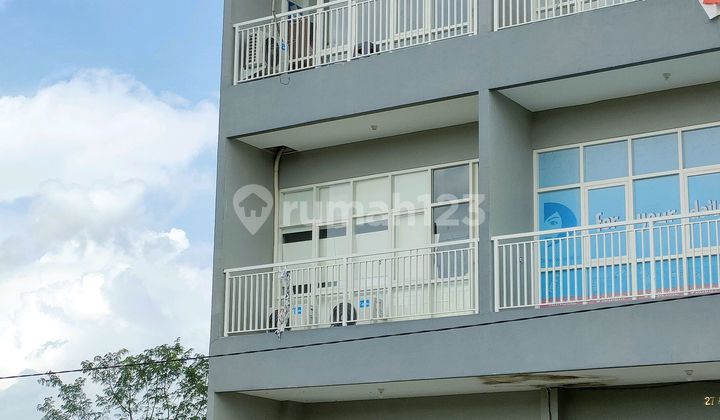 Berlokasi di Dian Istana Ruko Siap Huni Cocok untuk Segala Usaha