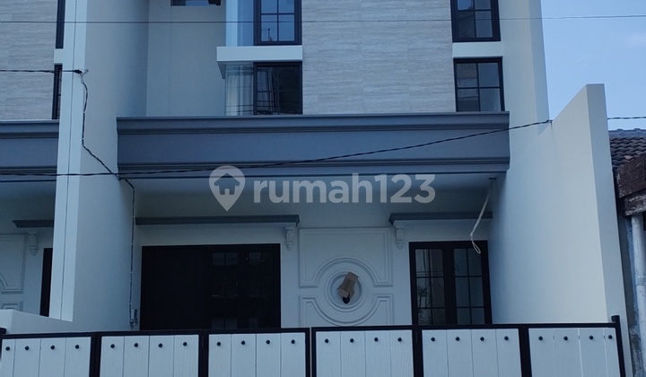 Selangkah ke Raya Wiyung Rumah New Minimalis