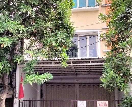 Located in Kupang Jaya, Ready-to-Live-in Shop House, Zero Main Road. 1