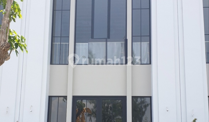 Located at the Bukit Mas Tourism Area, Ready-to-Occupy Shophouse Suitable for All Types of Businesses. 2