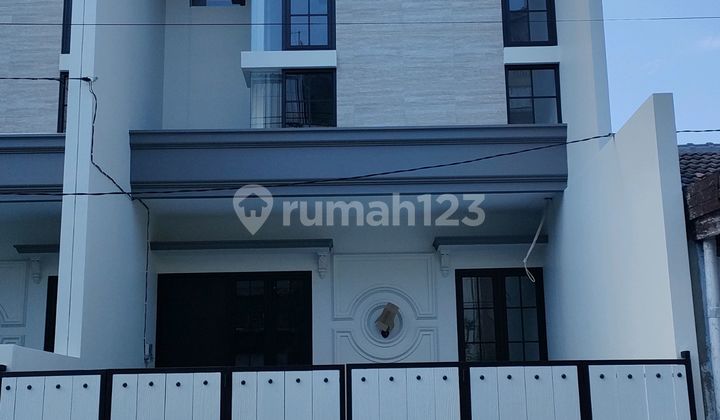 Dekat Raya Wiyung Rumah New Minimalis Siap Huni