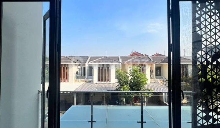 Terletak di Dian Istana Rumah Baru Gress Siap Huni 2