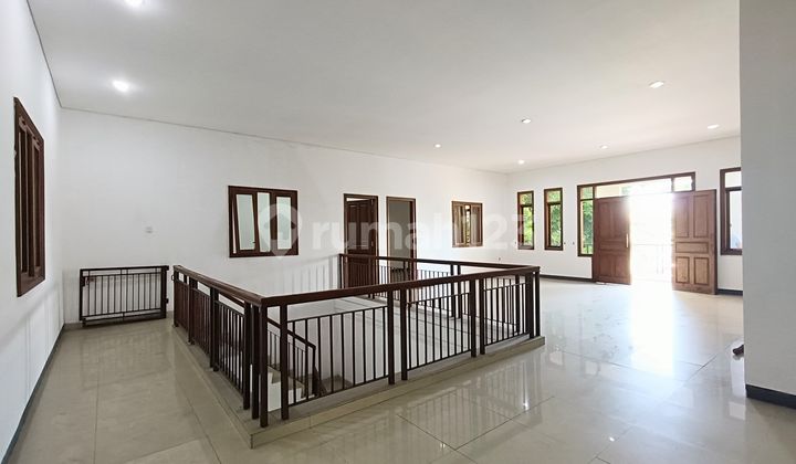 Ruko Tengah Kota Lokasi Jalan Raya Ruko Tengah Kota Lokasi Jalan Raya