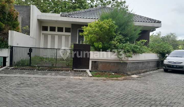 Candi Golf Hook House Position Near Toll Road 2