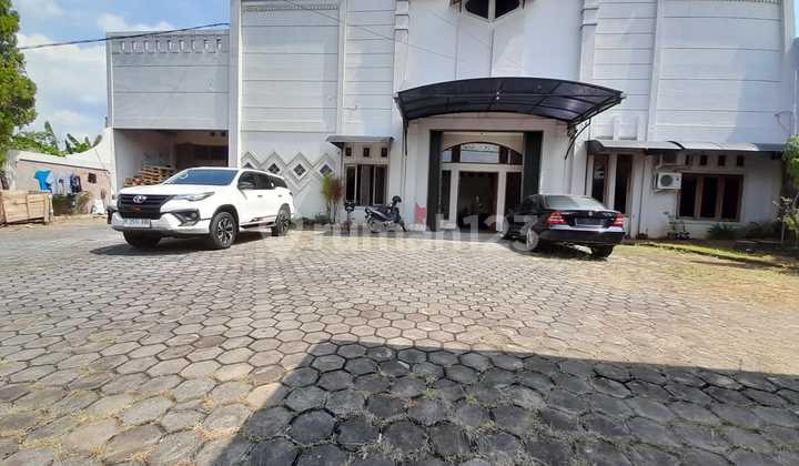 Ready-to-Use Warehouse Near Woltermonginsidi Road, East Semarang 1