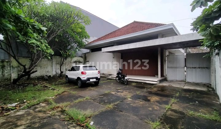 Rumah Lama dengan Kondisi Rumah Kokoh di Dr Cipto 2