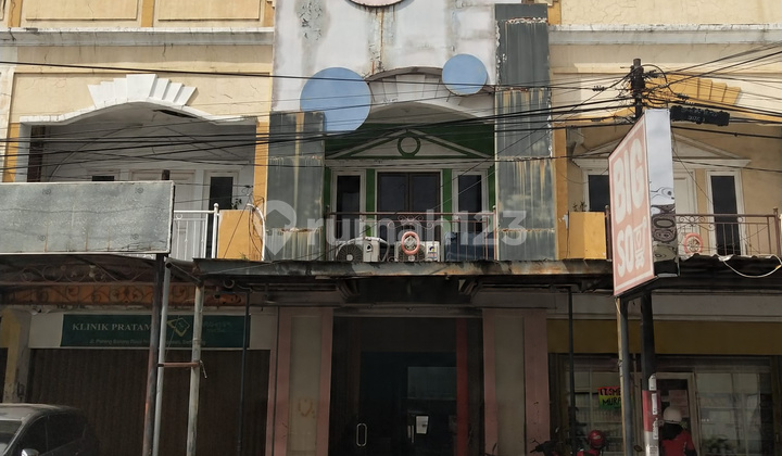 Ruko Tlogosari in a Densely Populated Neighborhood 1