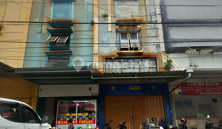 Shop House on Wolter Main Road Near Dong Biru Street, East Semarang 2