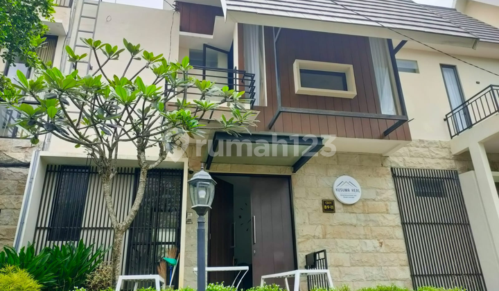 Villa Grand Kusuma Hills, Furnished, Private Pool, View of Mount Panderman