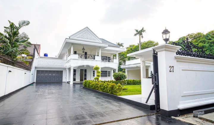 Harus Terjual Rumah Mewah 2 Lantai di Kemang, Jakarta Selatan