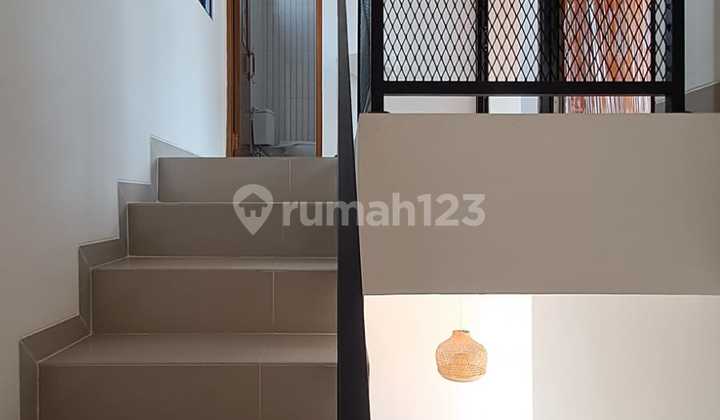 2 Lantai Siap Huni Lokasi Strategis