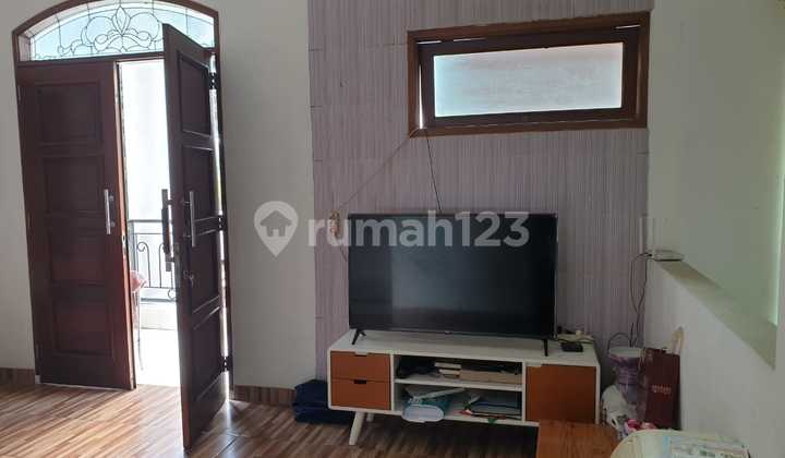 Dijual Rumah + Ruko, bisa untuk Usaha. Siap Huni. Bebas Banjir. Akses Ramai. Lokasi Belakang Mall Metland Tambun 2